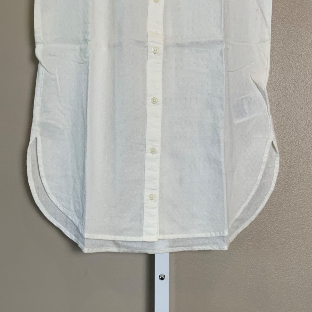 GAP Sleeveless Textured Collared Button Down Shir… - image 11